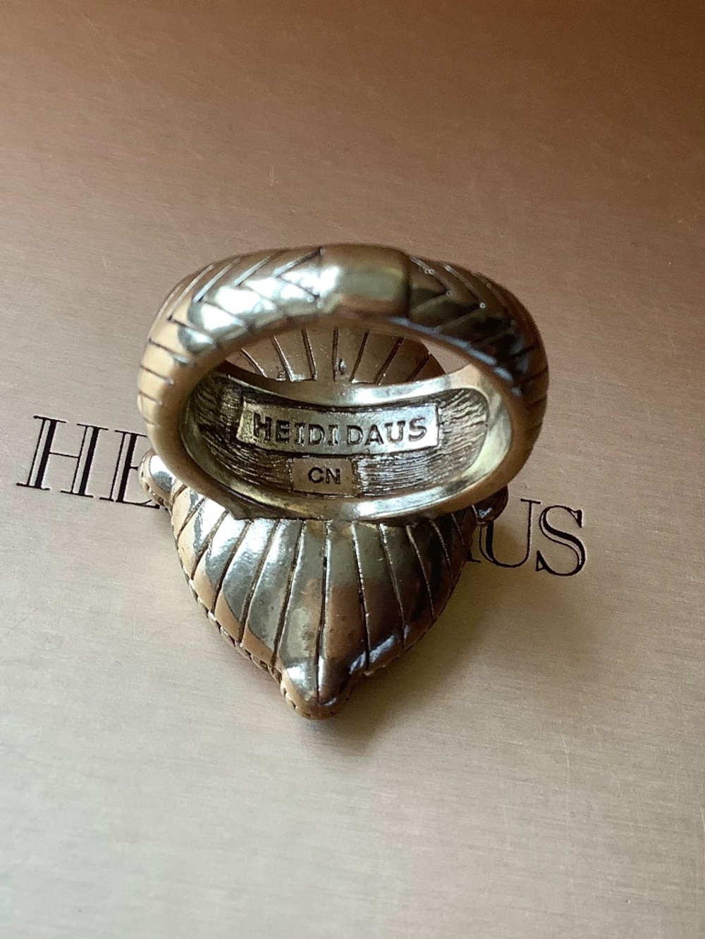 Heidi Daus Suit Yourself Erinite Green Crystal Statement Ring SZ 9 - Picture 7 of 8